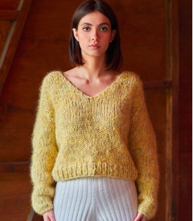 Pullover with V-Shaped Neckline Pattern